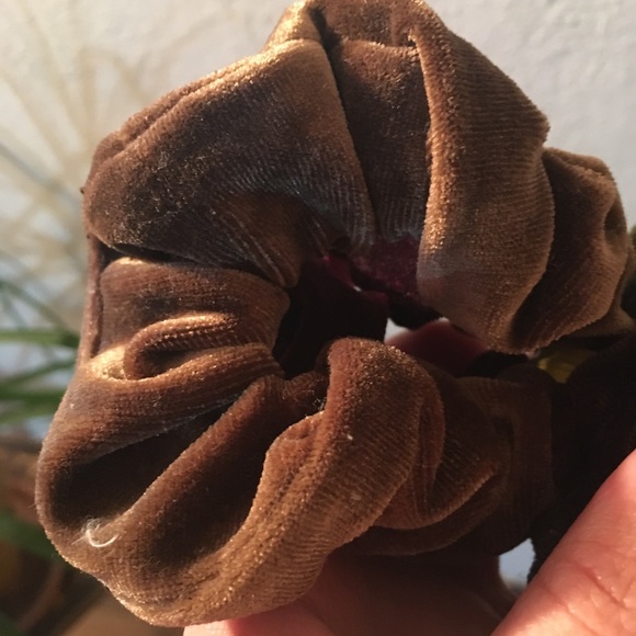 Velvet Scunci Bundle - Picture 3 of 5